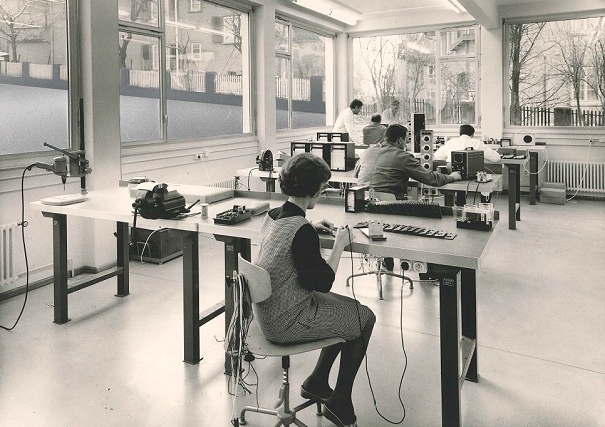 Produktion von Temperaturregler und Papierschreiber im Jahr 1967